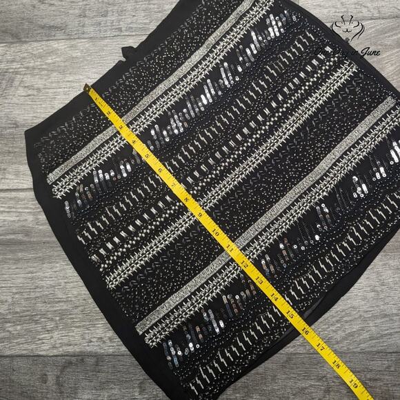 H&M Beaded Sequin Mini Skirt Size 4 - Picture 4 of 5